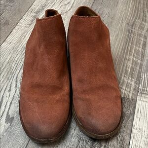 Frye Women’s Pink Suede Booties